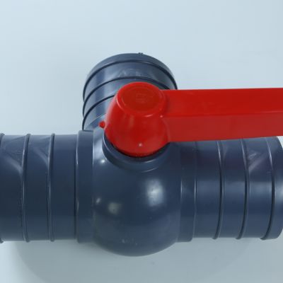 Water Saving Irrigation 3 Way Plastic Ball Valve Customizable PVC Three Way Valve